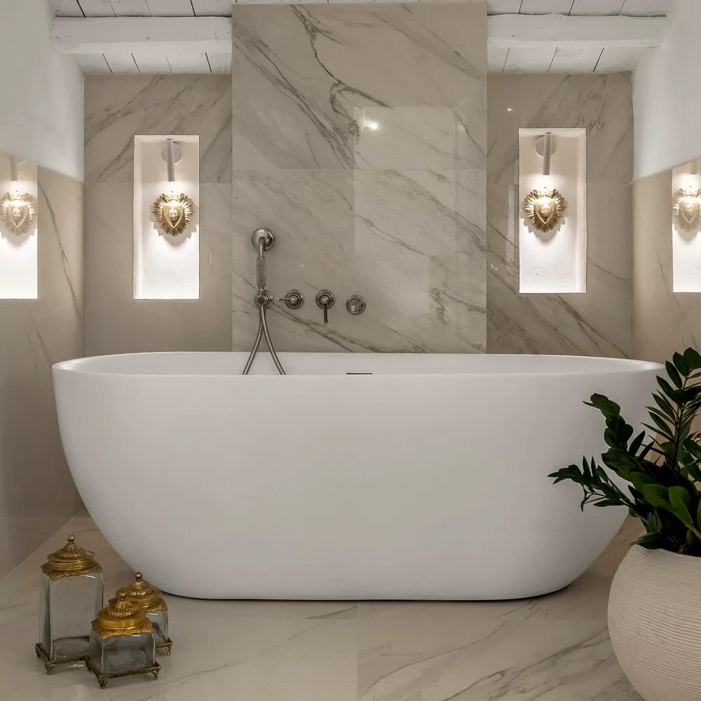 Dettaglio di una suite a Noto con vasca da bagno elegante