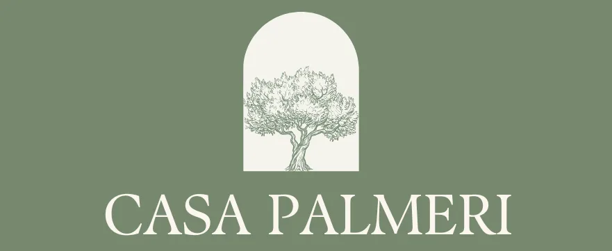 logo di Casa Palmeri con albero di ulivo e sfondo verde